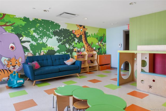 40-28 college point Boulevard 1002, Flushing, NY 11354