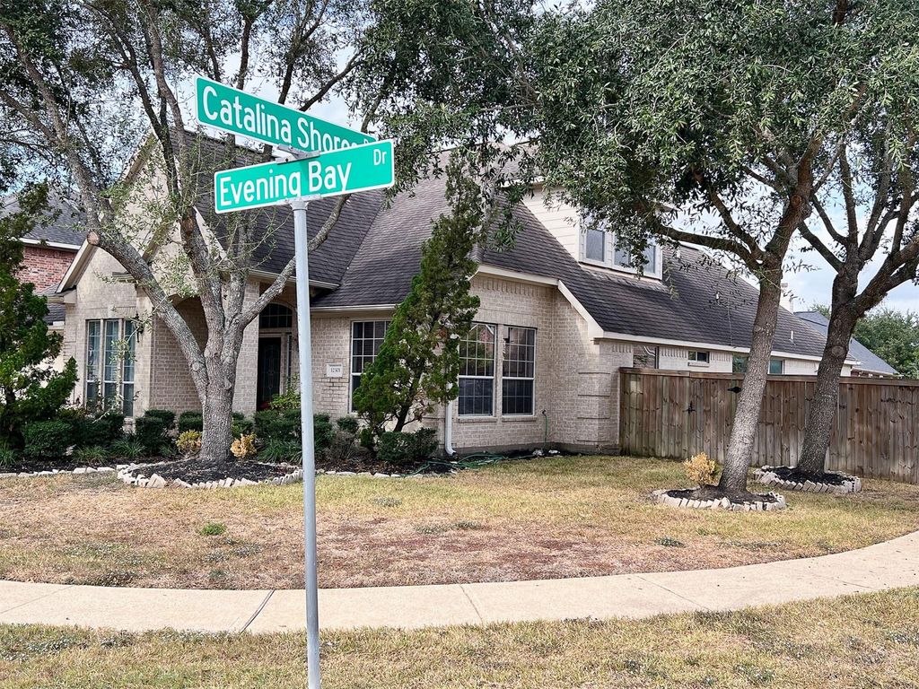 12301 Evening Bay Drive, Pearland, TX 77584
