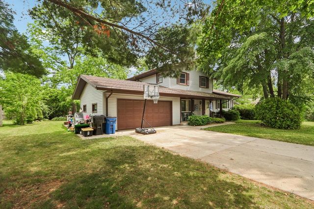 1419 Crabapple DRIVE, Racine, WI 53405