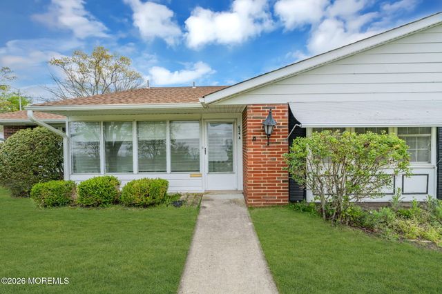 634A Huntington Drive, Lakewood, NJ 08701