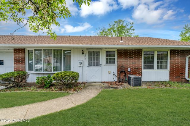 634A Huntington Drive, Lakewood, NJ 08701