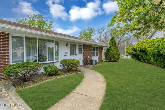 634A Huntington Drive, Lakewood, NJ 08701