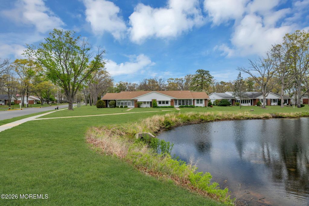 634A Huntington Drive, Lakewood, NJ 08701