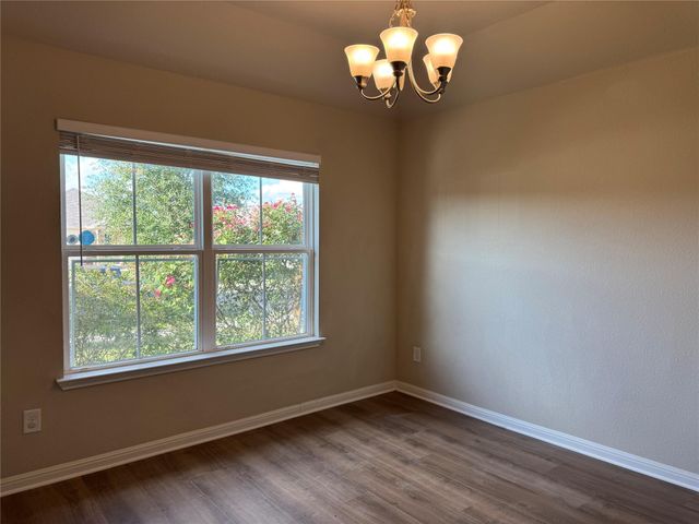 510 Marklawn LN, Hutto, TX 78634
