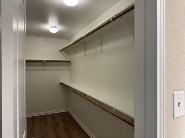 510 Marklawn LN, Hutto, TX 78634