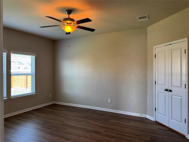 510 Marklawn LN, Hutto, TX 78634
