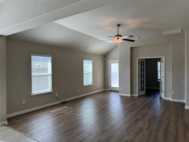510 Marklawn LN, Hutto, TX 78634