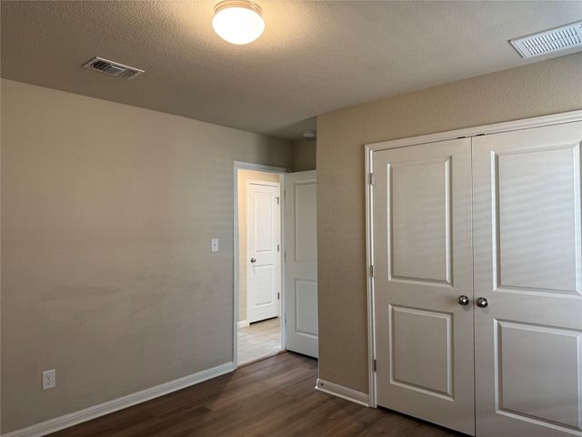 510 Marklawn LN, Hutto, TX 78634