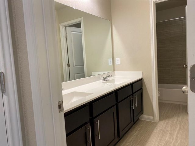510 Marklawn LN, Hutto, TX 78634