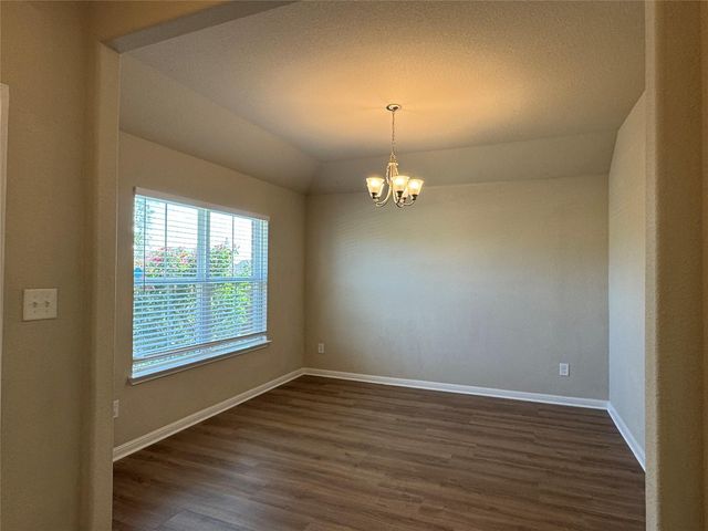 510 Marklawn LN, Hutto, TX 78634