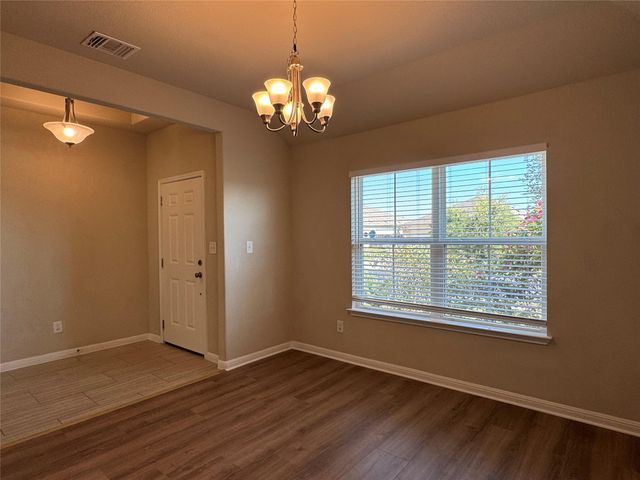 510 Marklawn LN, Hutto, TX 78634