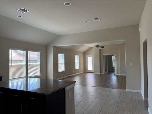 510 Marklawn LN, Hutto, TX 78634