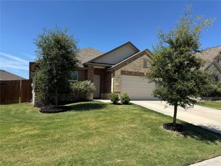 510 Marklawn LN, Hutto, TX 78634