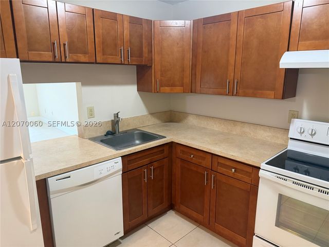 7740 Camino Real G-105, Miami, FL 33143