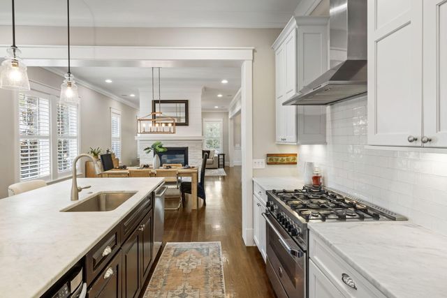 1566 Lindsey Creek Drive, Mount Pleasant, SC 29466