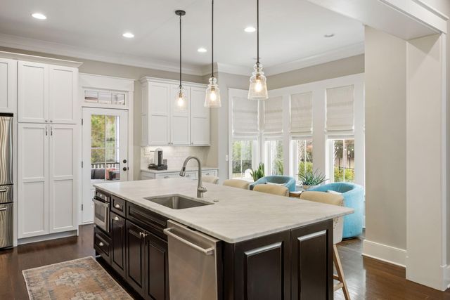 1566 Lindsey Creek Drive, Mount Pleasant, SC 29466