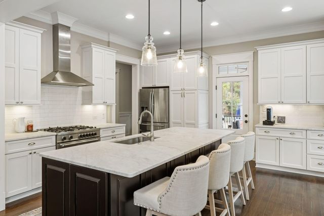 1566 Lindsey Creek Drive, Mount Pleasant, SC 29466