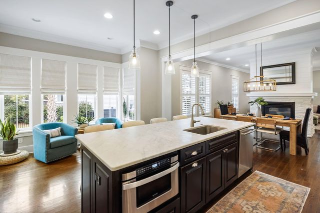 1566 Lindsey Creek Drive, Mount Pleasant, SC 29466