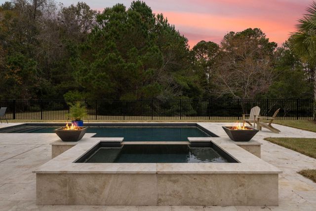 1566 Lindsey Creek Drive, Mount Pleasant, SC 29466