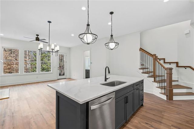 1981 American Way 28, Kennesaw, GA 30144