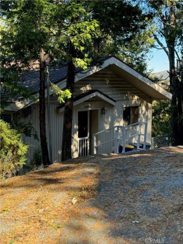 24058 Cresta, Crestline, CA 92325