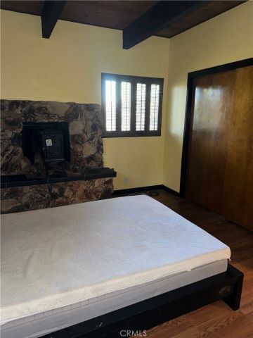 24058 Cresta, Crestline, CA 92325