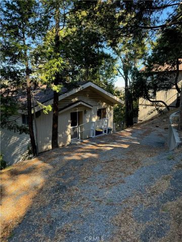 24058 Cresta, Crestline, CA 92325