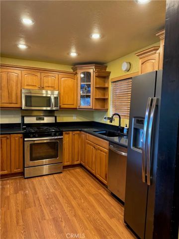 24058 Cresta, Crestline, CA 92325