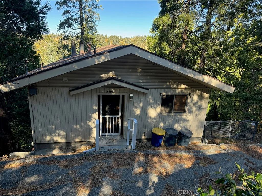 24058 Cresta, Crestline, CA 92325