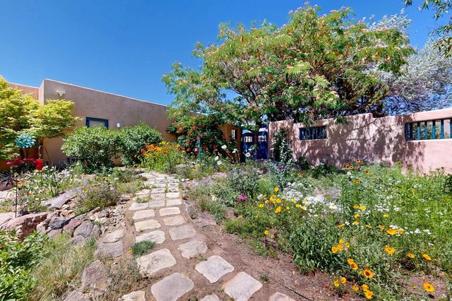 3 Chamisa Place, Corrales, NM 87048