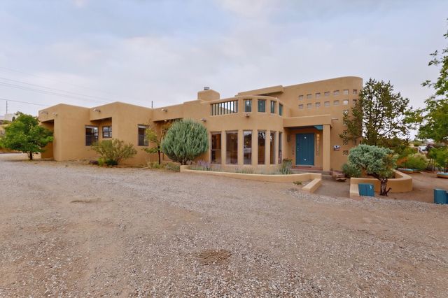 3 Chamisa Place, Corrales, NM 87048