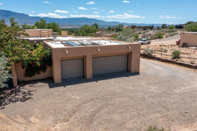 3 Chamisa Place, Corrales, NM 87048