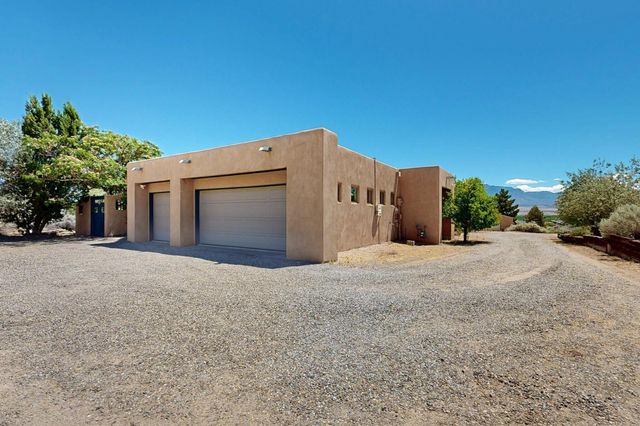 3 Chamisa Place, Corrales, NM 87048