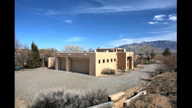 3 Chamisa Place, Corrales, NM 87048