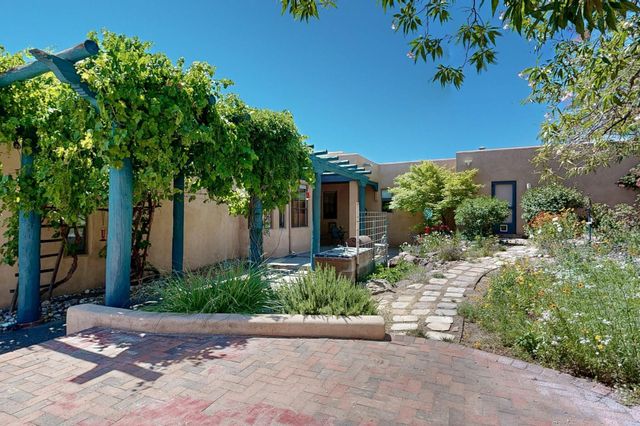 3 Chamisa Place, Corrales, NM 87048
