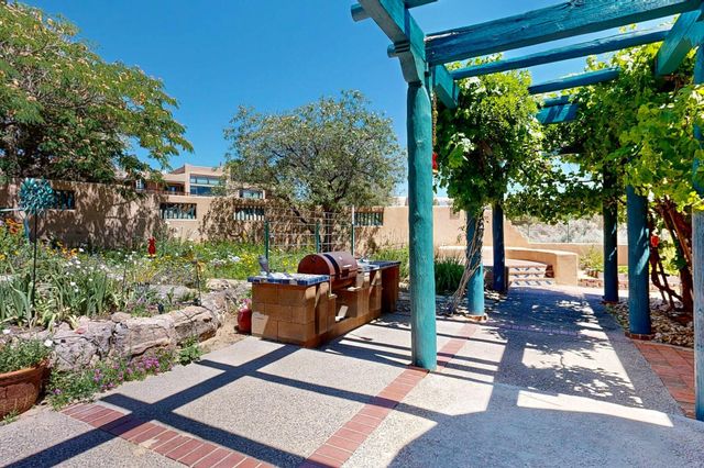 3 Chamisa Place, Corrales, NM 87048