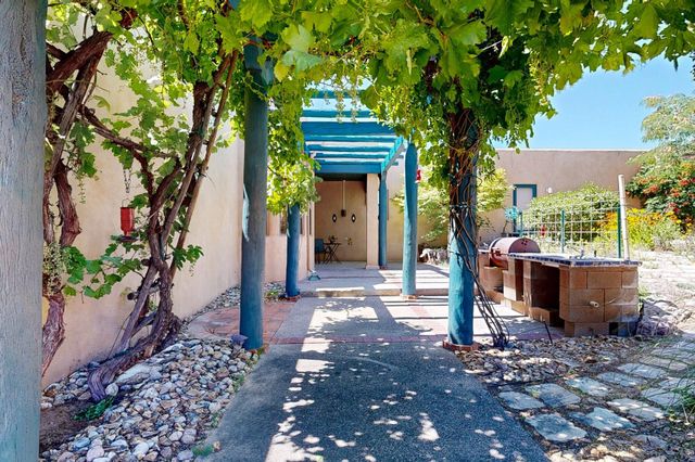 3 Chamisa Place, Corrales, NM 87048