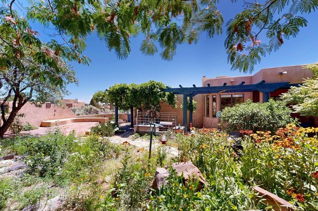3 Chamisa Place, Corrales, NM 87048