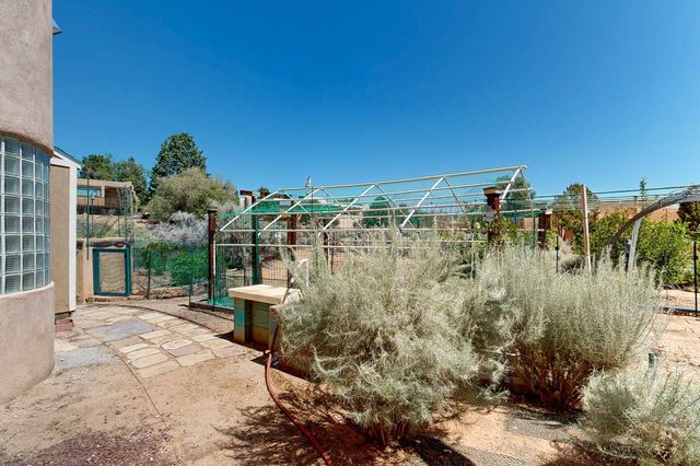 3 Chamisa Place, Corrales, NM 87048