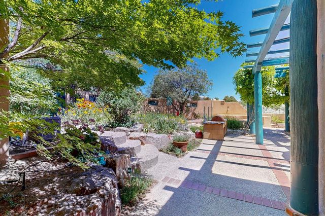 3 Chamisa Place, Corrales, NM 87048