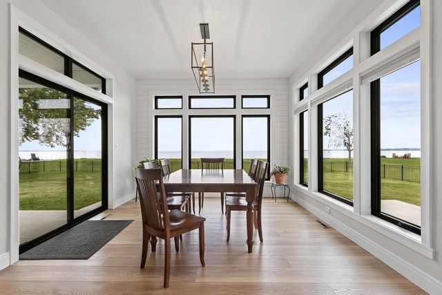 1751 EAST SHORE CIRCLE, Green Bay, WI 54302