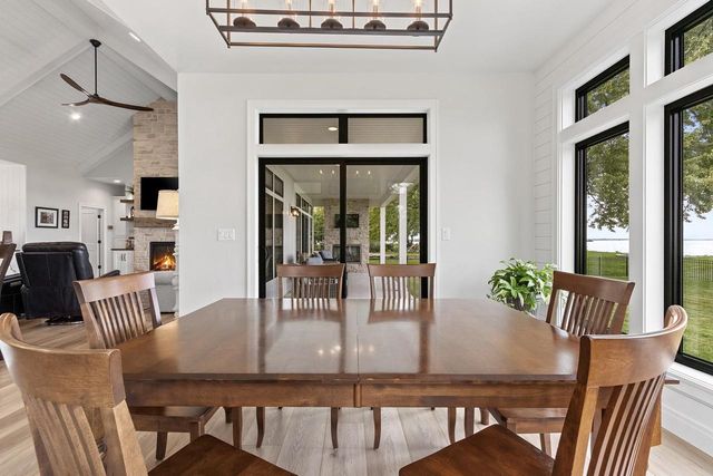 1751 EAST SHORE CIRCLE, Green Bay, WI 54302