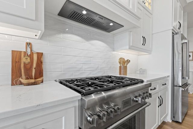 1751 EAST SHORE CIRCLE, Green Bay, WI 54302