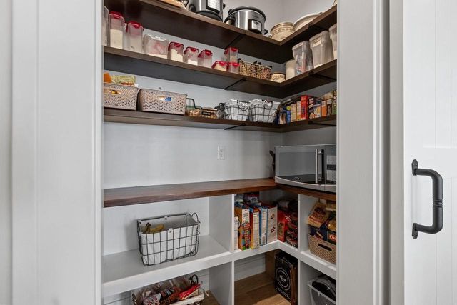 1751 EAST SHORE CIRCLE, Green Bay, WI 54302