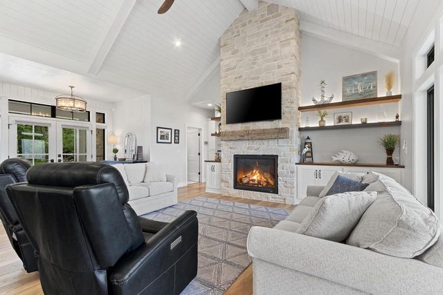 1751 EAST SHORE CIRCLE, Green Bay, WI 54302