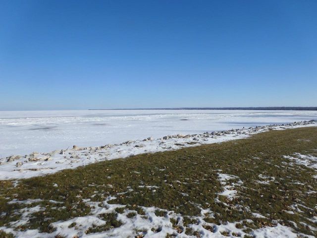 1751 EAST SHORE CIRCLE, Green Bay, WI 54302