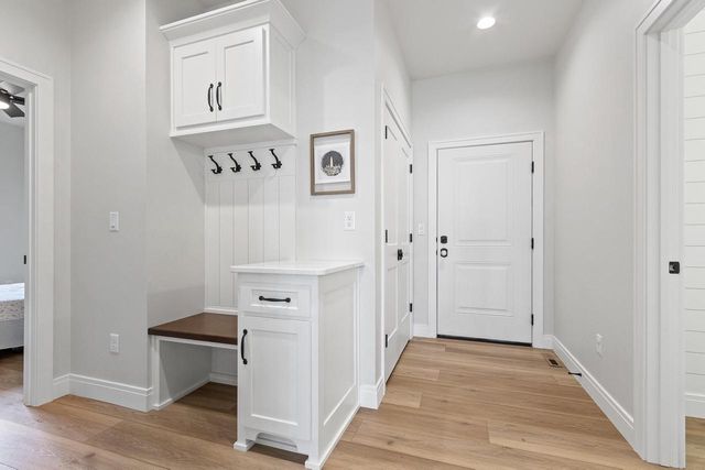 1751 EAST SHORE CIRCLE, Green Bay, WI 54302