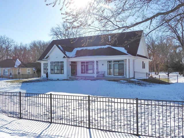 1751 EAST SHORE CIRCLE, Green Bay, WI 54302