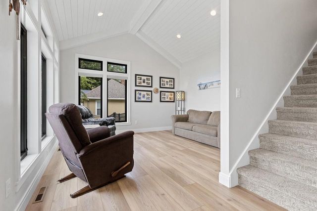 1751 EAST SHORE CIRCLE, Green Bay, WI 54302