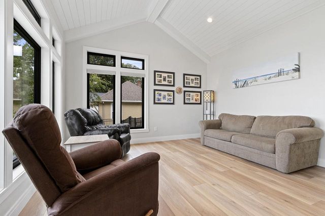 1751 EAST SHORE CIRCLE, Green Bay, WI 54302